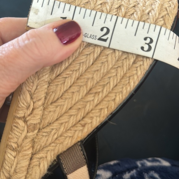 Burberry sandals! - Picture 3 of 4